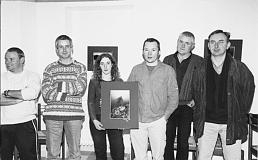 "Samedi après-midi a eu lieu le vernissage de l´expo photo « île de Staffa », en présence d´administrateurs comme Alain Rolland, président du club de plongée, des élus conseillers municipaux, Jacques Tual et Eugéne Gillet, et le directeur de l´auberge de jeunesse, Daniel Hamel, ainsi que les photographes auteurs de l´expo visible tous les jours dans la grande salle."